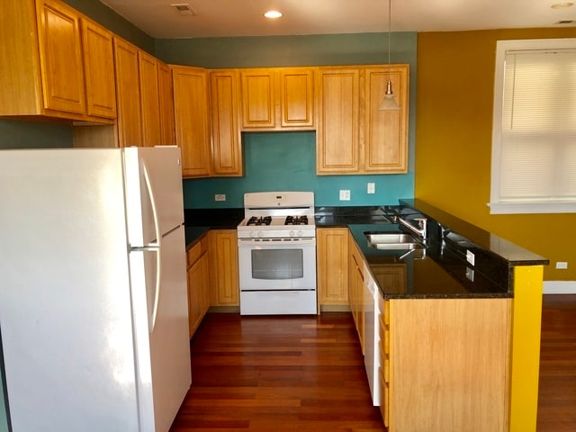 Building Photo - 2113 W Gladys Ave