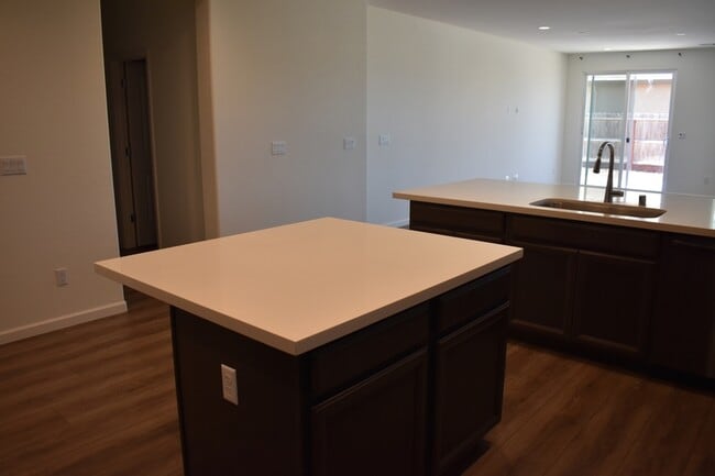 Building Photo - 3591 Sunstone Ct