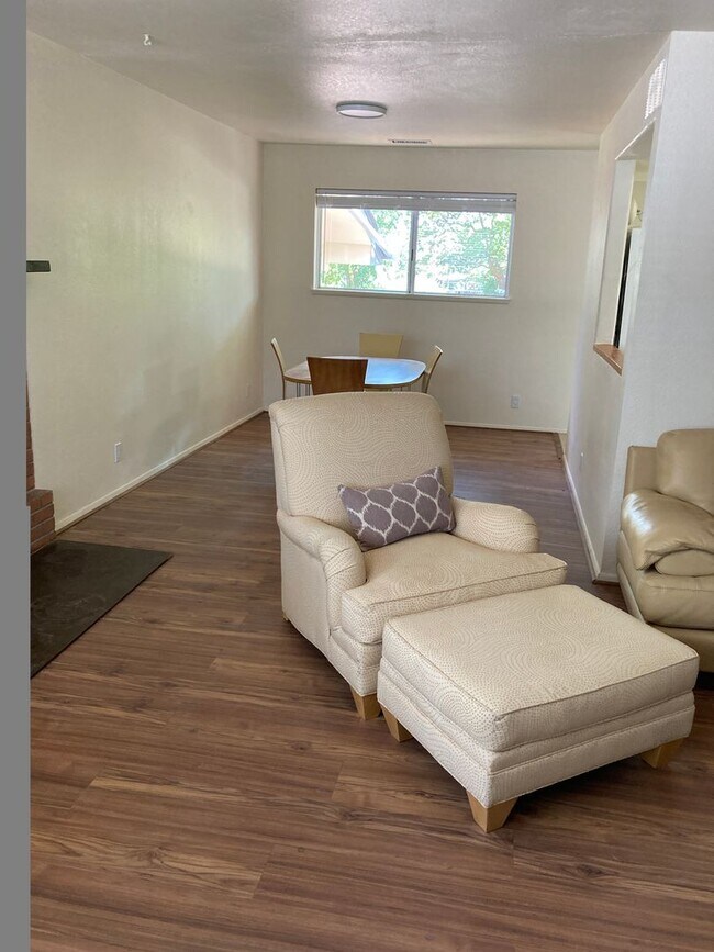 Building Photo - Lovely West Sedona home with large fenced ...