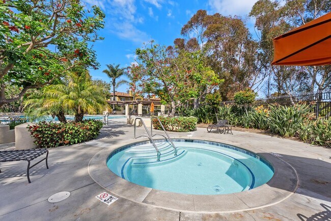 Building Photo - Stunning 5-Bedroom Pool Home in Talega – Luxury Living in San Clemente