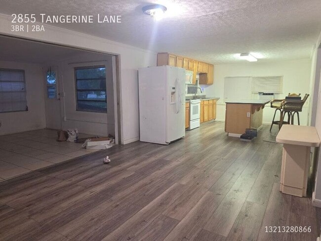 Building Photo - 2855 Tangerine Ln