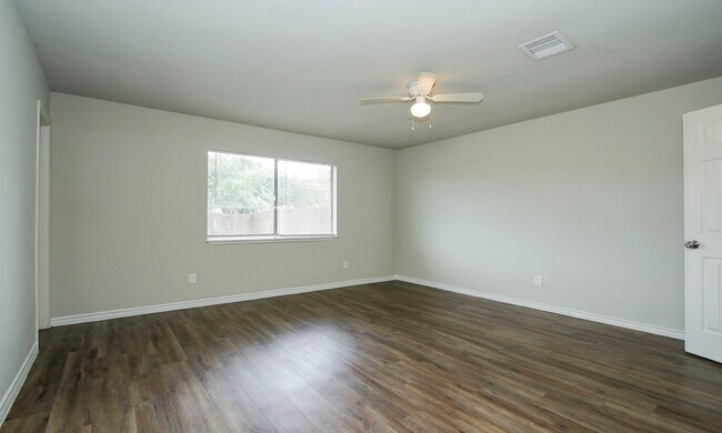Building Photo - 17626 Bullis Gap Dr