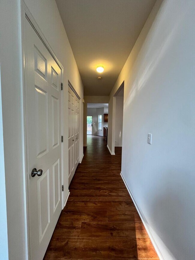 Building Photo - 2803 Bluewater Cir