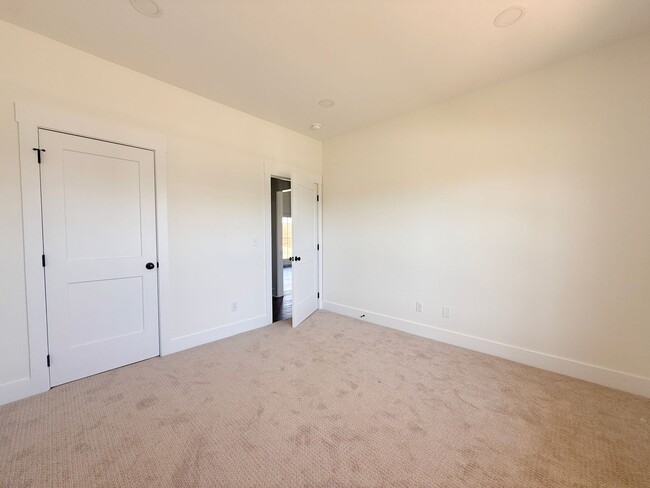 Building Photo - Brand-New 3-Bedroom Home with 2-Car Garage, Covered Porch, and Modern Finishes