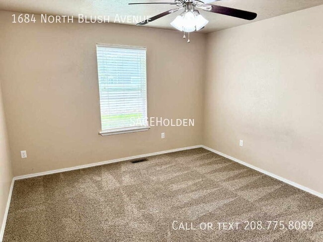 Building Photo - 1684 N Blush Ave