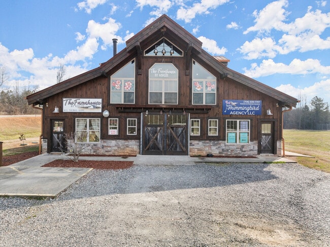 Building Photo - 2000 Antioch Church Rd