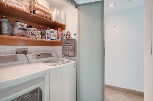 Building Photo - 5025 Collins Ave