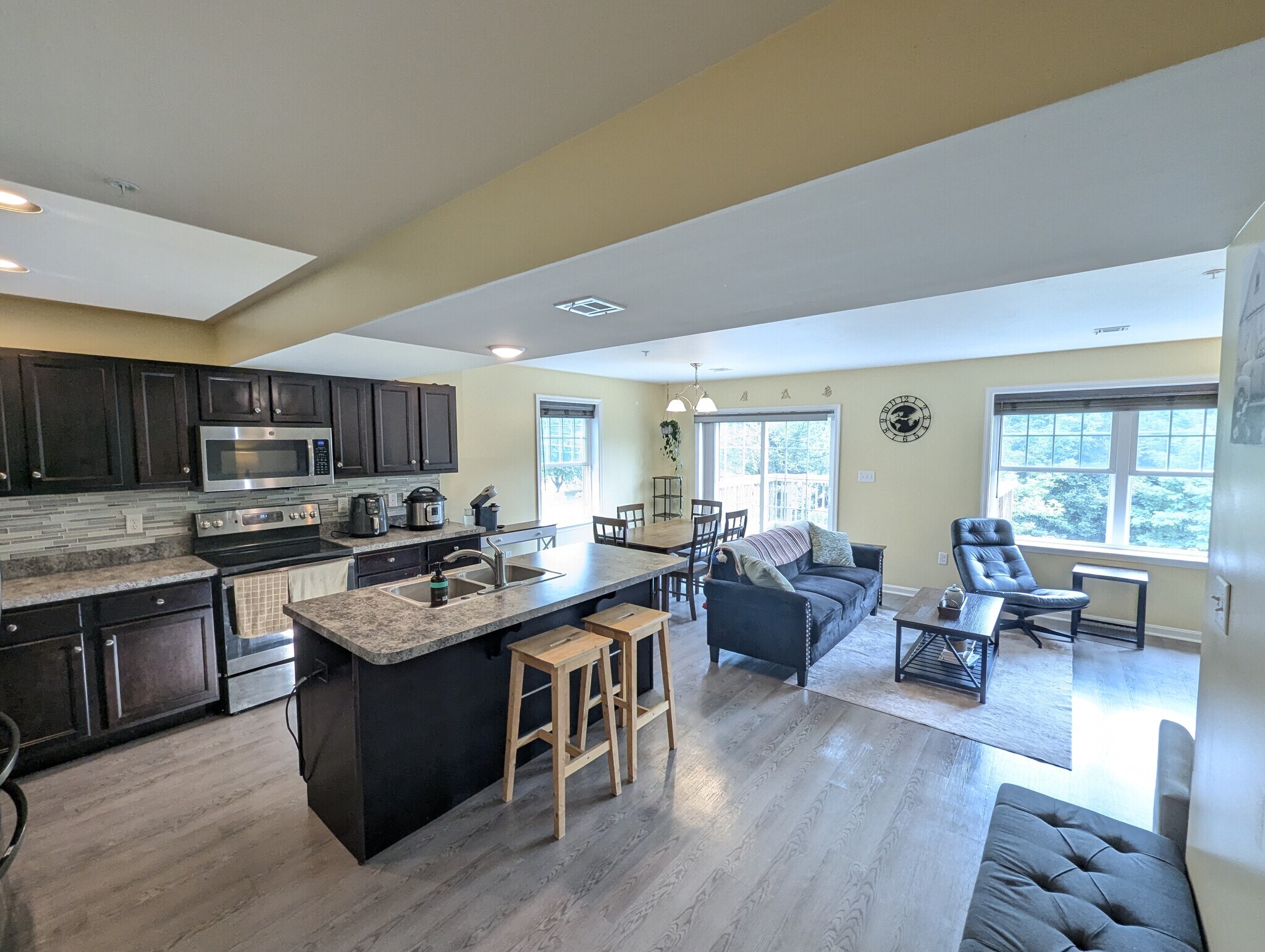 Building Photo - 327 Melbourne Ln