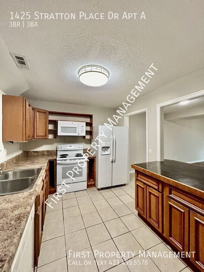 Building Photo - 1425 Stratton Pl Dr