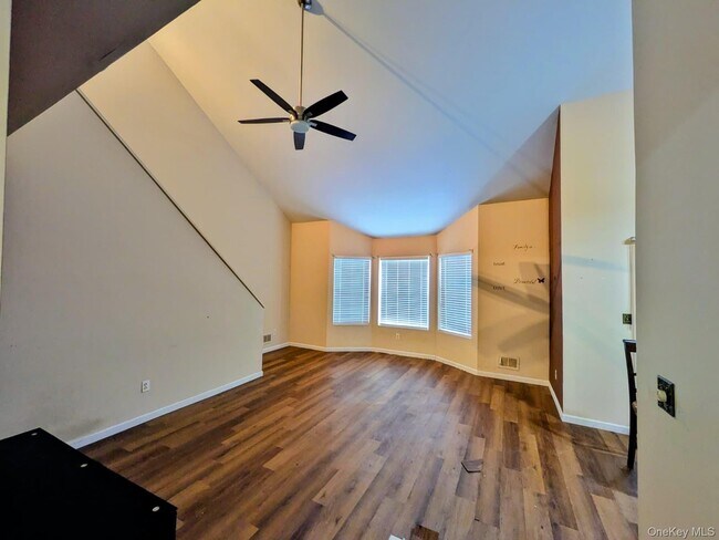 Building Photo - 199 Ramapo Rd