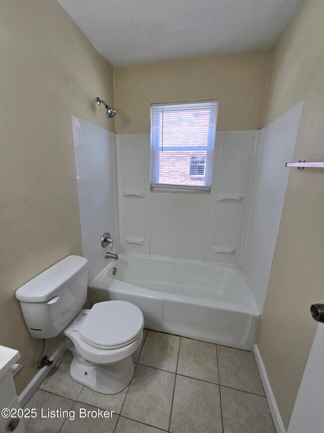 Building Photo - 3217 Springfield Dr