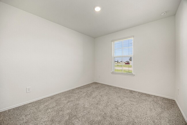 Building Photo - 31019 Delamere Turn Trial