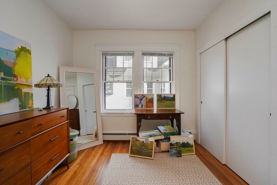 Building Photo - 15 Hollis St