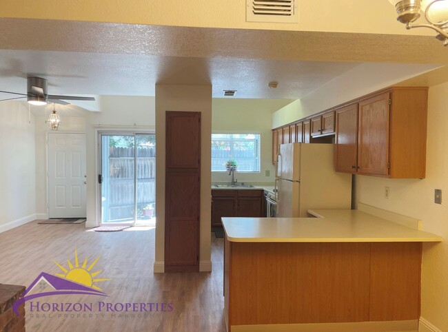 Building Photo - Spacious Two-story 2 Bed 2 Bath 1,564 Sq. ...