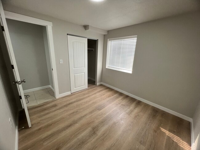 Building Photo - 2136 Theresa Cove