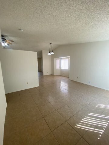 Building Photo - FOR RENT