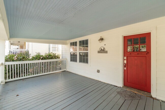 Building Photo - Newly Updated 4/3 in Howell Station w/ Ful...