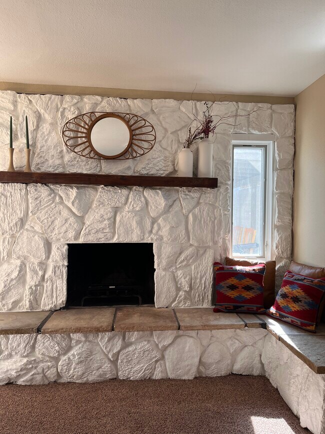 Den fireplace - 2714 Hyder Ave SE