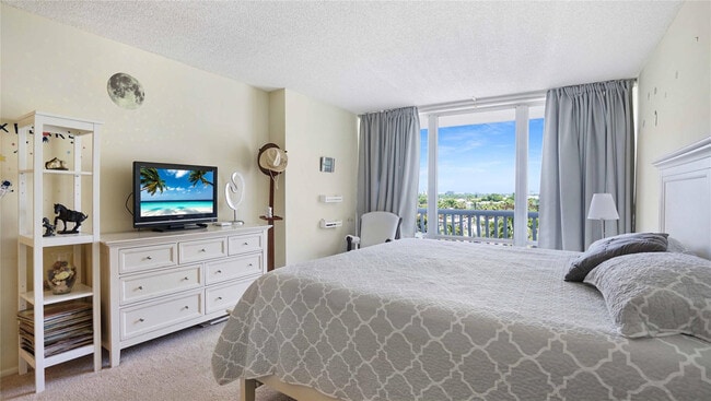 Building Photo - 4020 Galt Ocean Dr