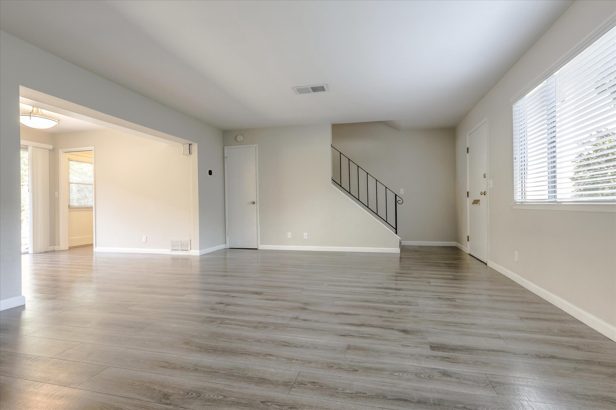 Building Photo - 66 Miramonte Dr