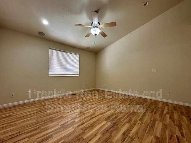 Building Photo - 5325 Scenic Ridge Cir