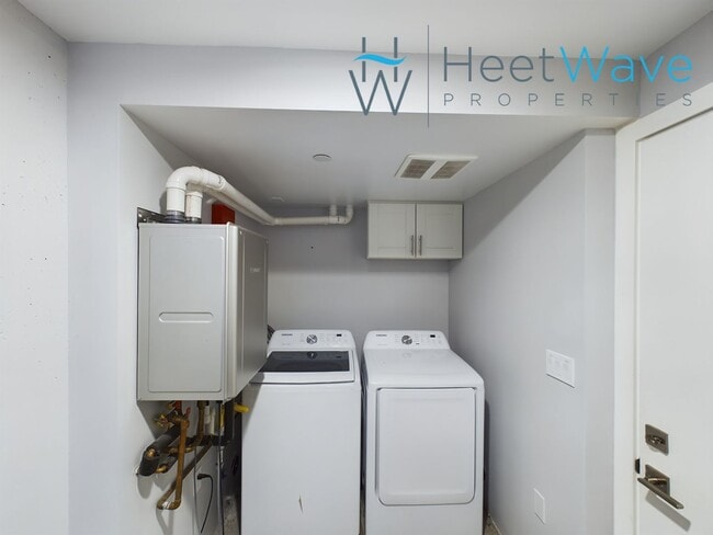 Building Photo - REZKO - E Street