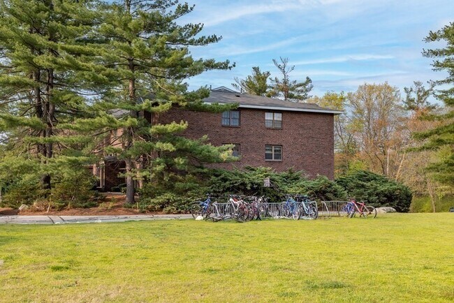 Building Photo - 50 Spencer Rd