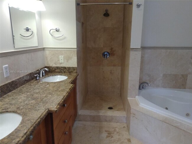 Building Photo - 3364 SW 28th Terrace