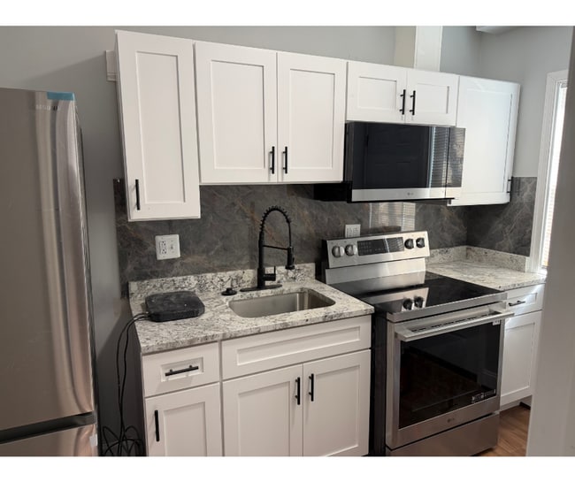 Building Photo - 101 Edgewood St