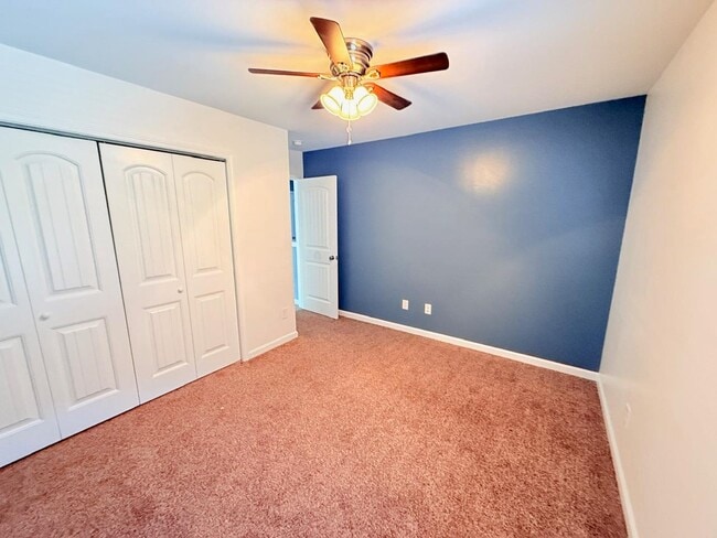 Building Photo - 915 Oglethorpe Dr