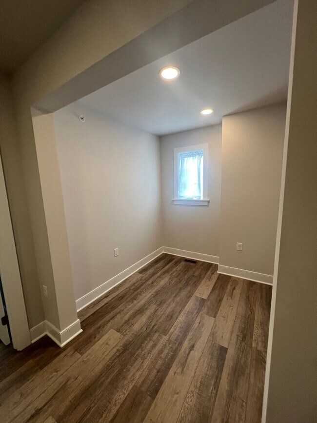 Building Photo - ** $500 OFF **