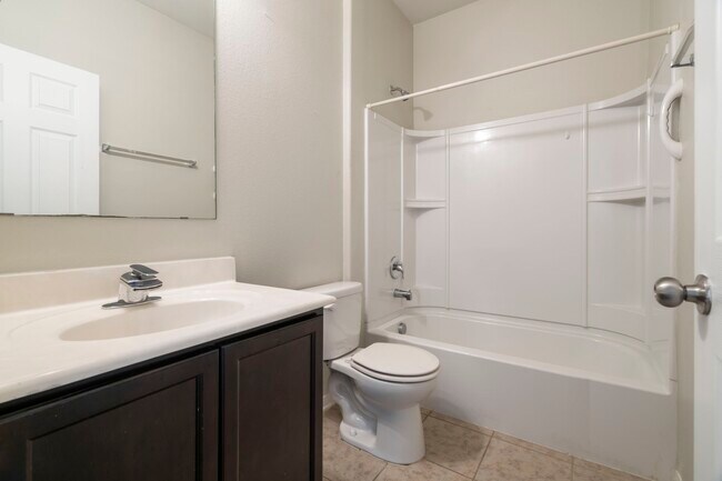 Building Photo - 914 Canyon Hill Ln