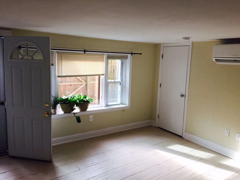 First Floor Entrance view. - 12 Stockton Avenue