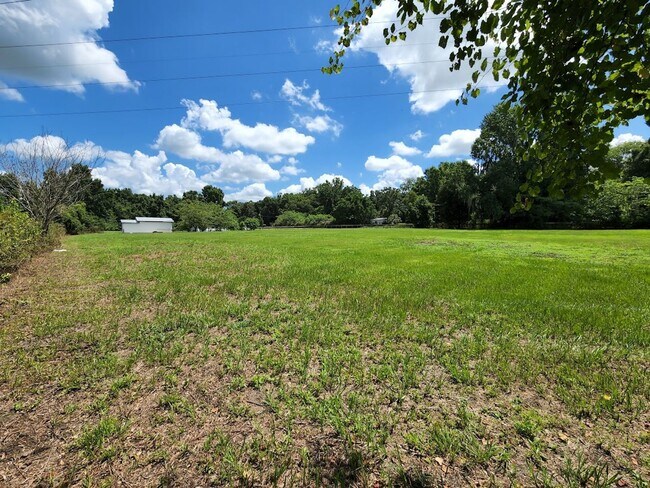4 BED 2 BATH, 3 ACRES, FENCED PADDOCK - 4 BED 2 BATH,  3 ACRES,  FENCED PADDOCK