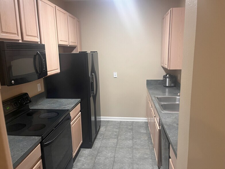 Kitcher - 10550 Baymeadows Rd