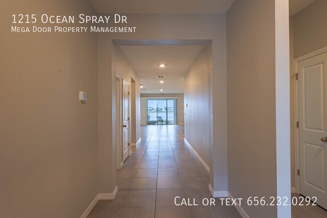 Building Photo - 1215 Ocean Spray Dr