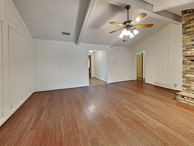 Building Photo - 205 Woodpark Ln