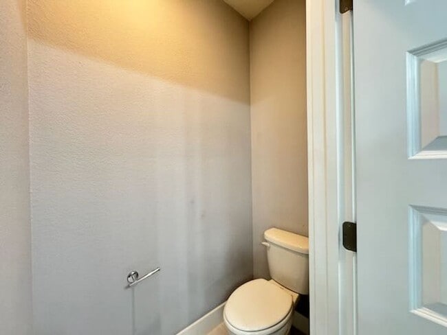 Building Photo - Palm Heaven!!Application and more info @ https://www.sandseekerrealty.com/long-term-rentals/. Cli...