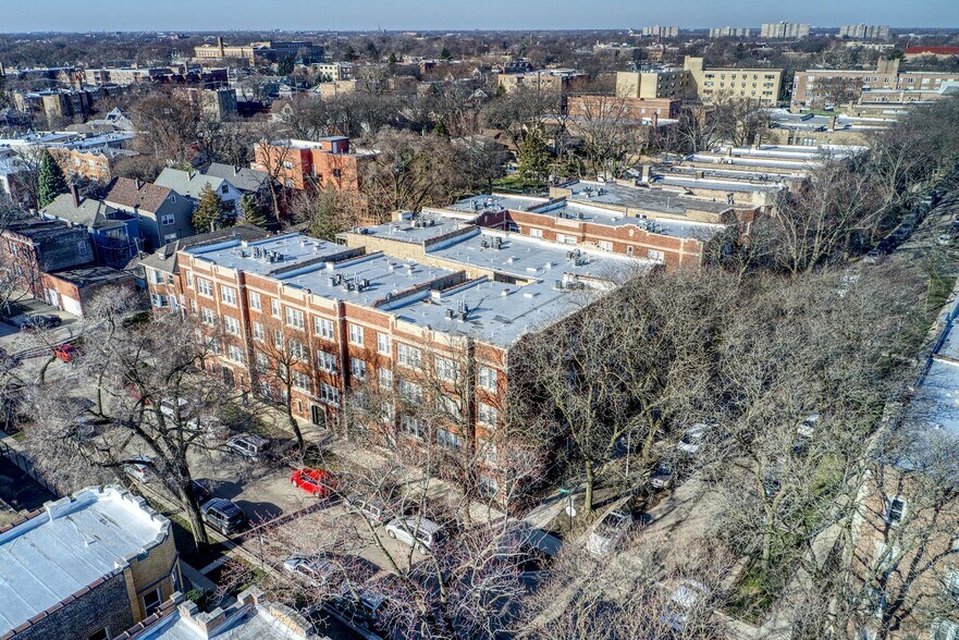 Building Photo - 2005 W Jarvis Ave