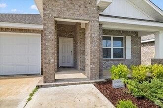 Building Photo - Home in Redstone Commons
