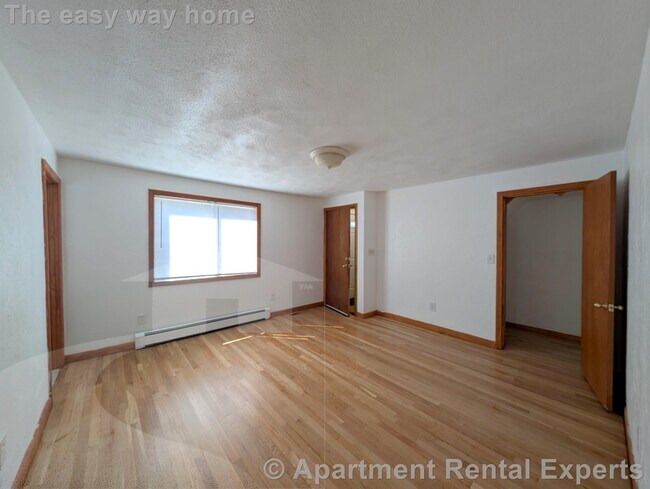Primary Photo - 30 Murdock St