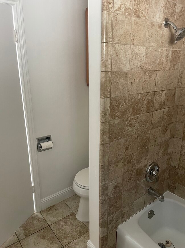 Building Photo - 1811 Verdugo Knolls Dr