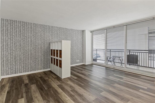 Building Photo - 620 Peachtree St NE
