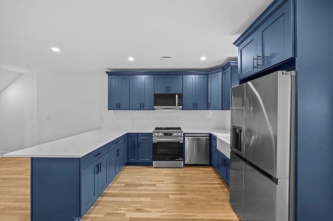 Building Photo - 371 Grant Ave