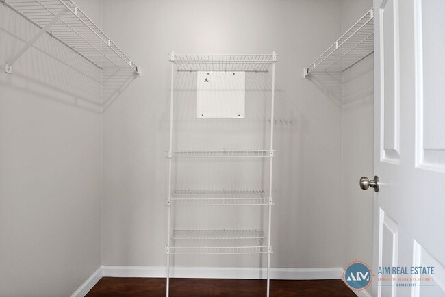 Building Photo - Bright, Freshly Updated 2BR/2BA Condo at T...