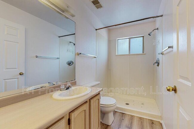 Building Photo - 1729 Chamisa Rd NE