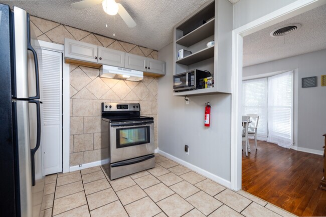 Building Photo - 212 N Magdalen St