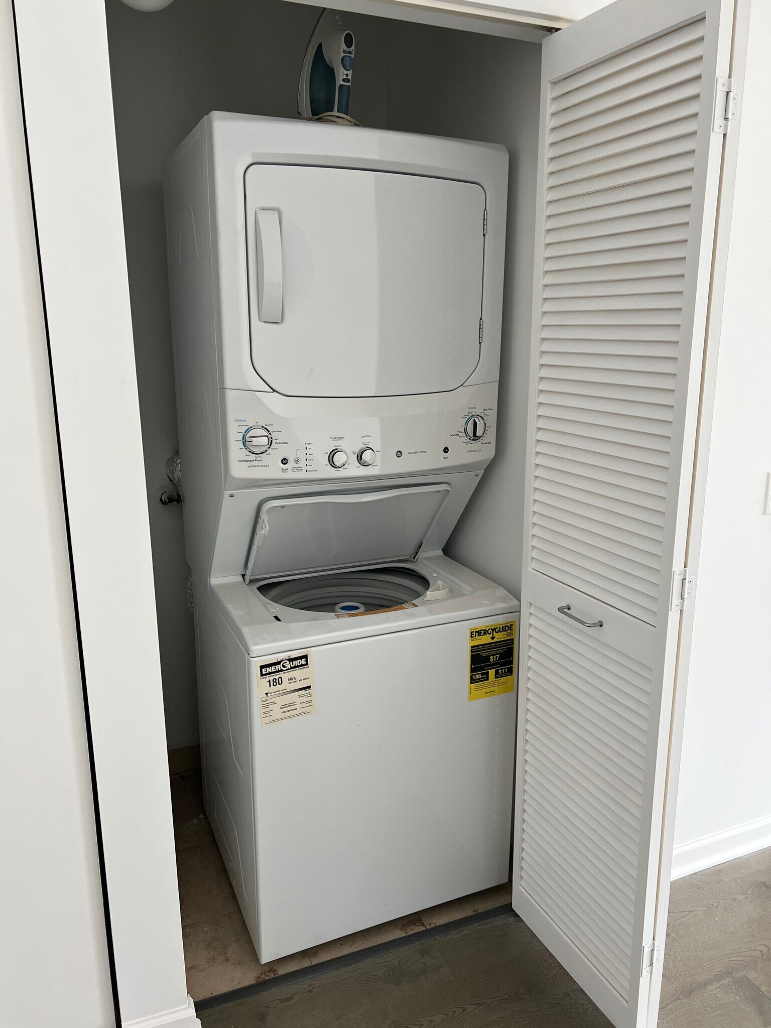 In-Unit Washer/Dryer - 600 N Dearborn St