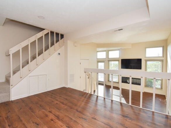 Building Photo - 562 Tusculum Ave