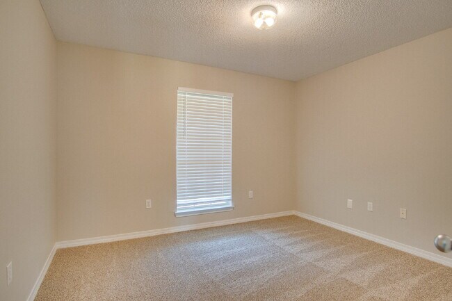 Building Photo - Holley by the Sea Home – 4 Bedrooms, Great...